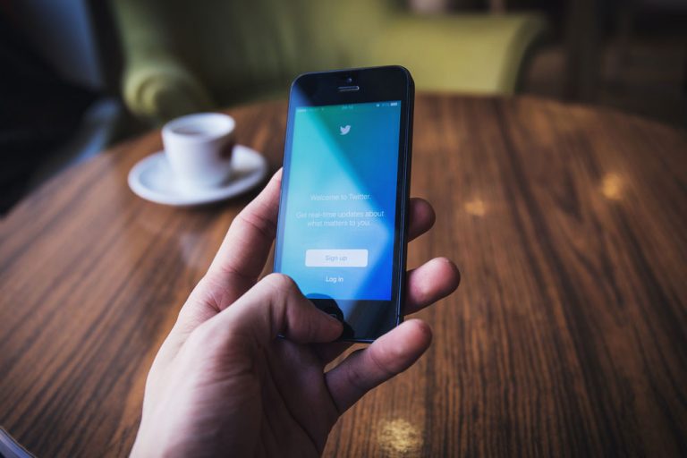 using twitter on smartphone as example of social crm