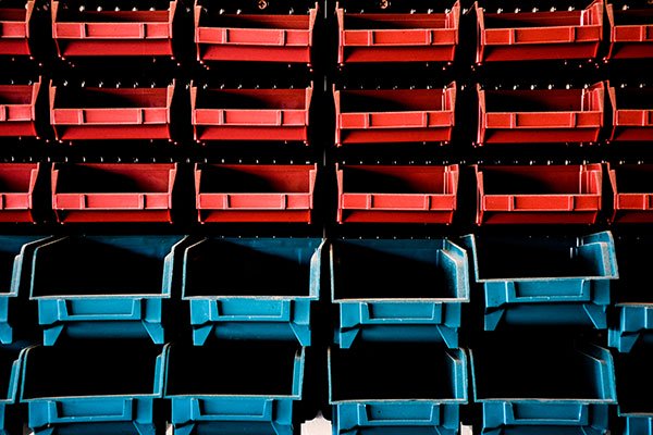 red and blue baskets representing cx vs ux